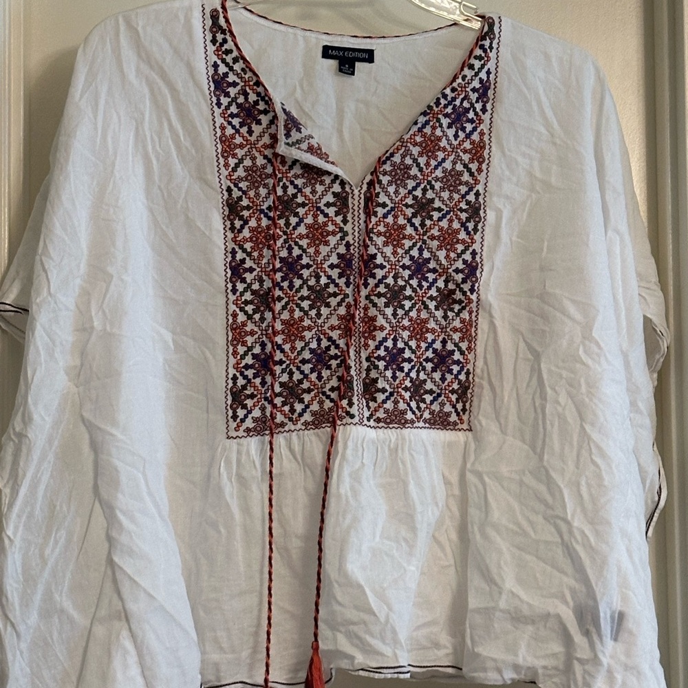 Max Studio White Embroidered Women's Top